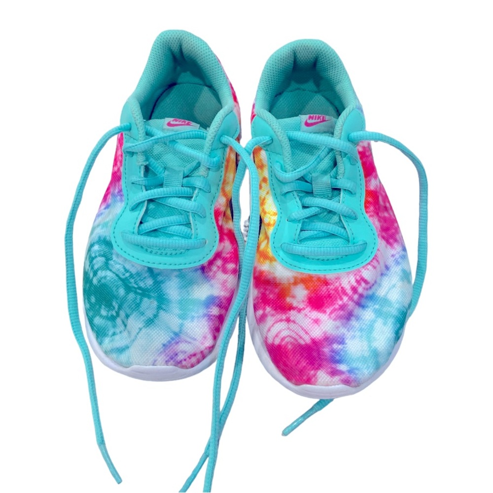 Nike Tie Dye Size 2 Sneakers